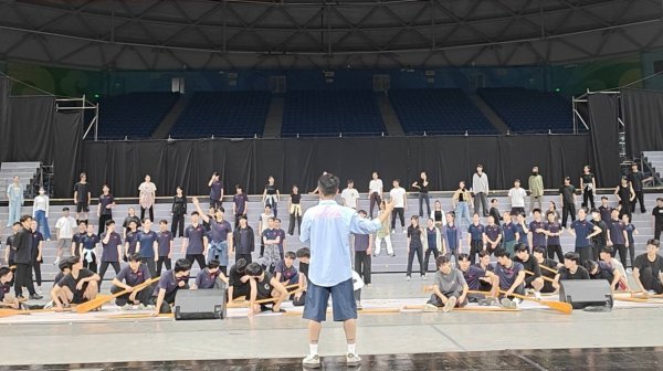 亿米网 这台晚会有来自湖北的他 陈彦杰：向观众传递抗战精神，完成民族历史的接力